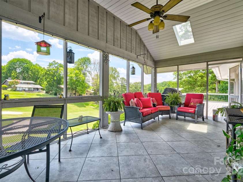 17 Heritage Drive, Lake Wylie, SC 29710.  MLS# CAR4276829, YatesRealty ID 31664. Entertain outdoors with views