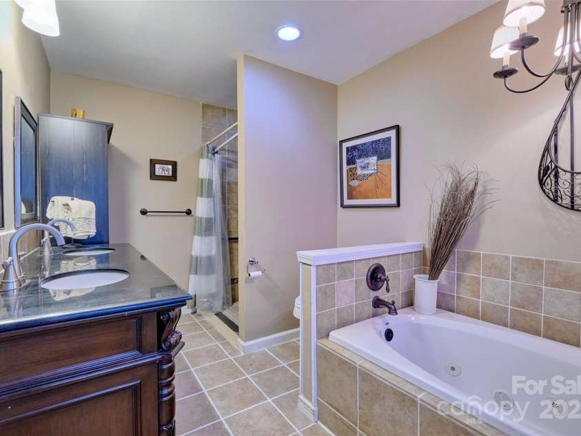 17 Heritage Drive, Lake Wylie, SC 29710.  MLS# CAR4276829, YatesRealty ID 31664. Master bath with dual vanities