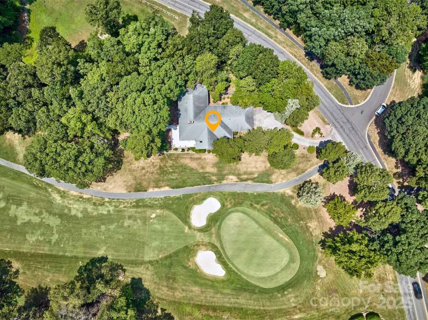 17 Heritage Drive, Lake Wylie, SC 29710.  MLS# CAR4276829, YatesRealty ID 31664. Putting green on hole #2