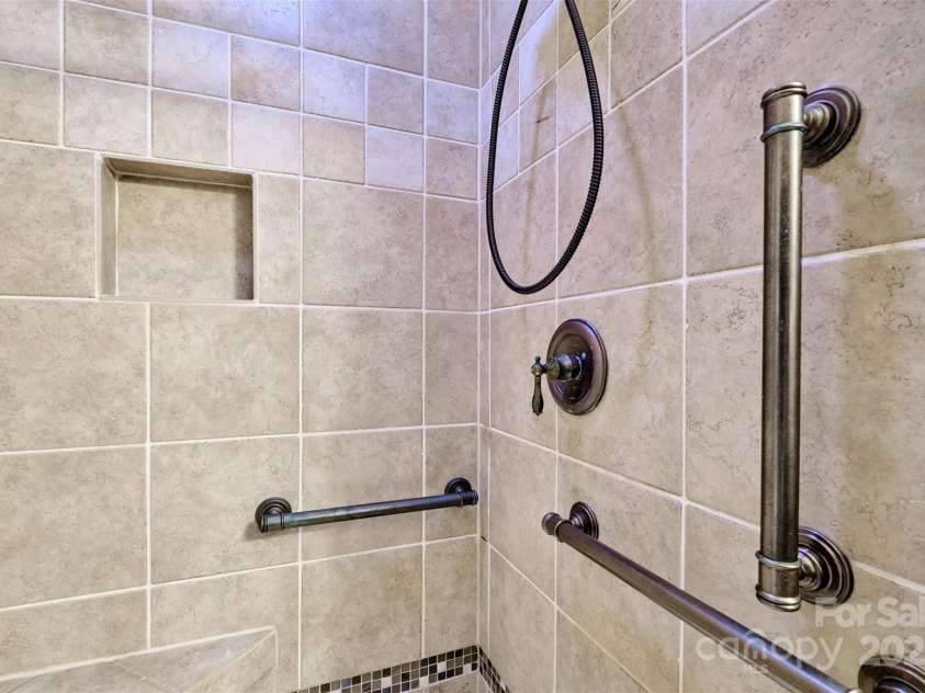 17 Heritage Drive, Lake Wylie, SC 29710.  MLS# CAR4276829, YatesRealty ID 31664. Shower equipped with grab bars