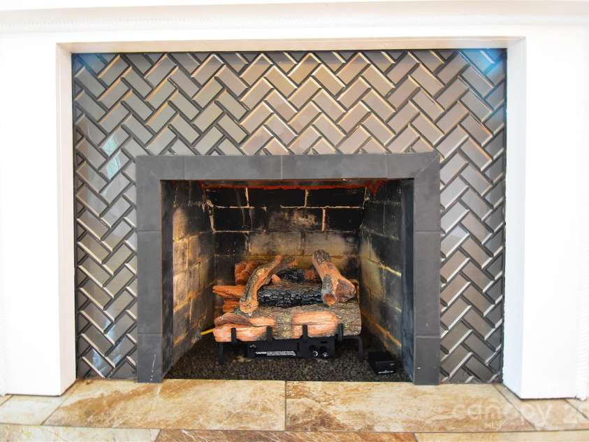 223 Main Street, Canton, NC 28716.  MLS# CAR4308024, YatesRealty ID 3167. 