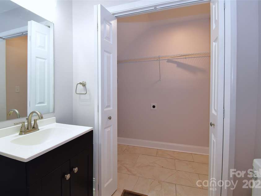 223 Main Street, Canton, NC 28716.  MLS# CAR4308024, YatesRealty ID 3167. 