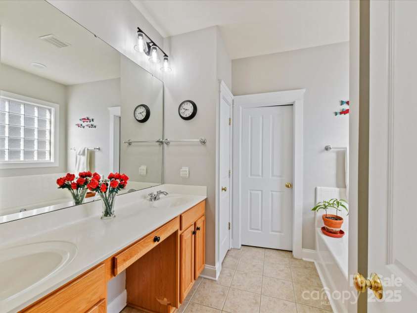 7509 Thorn Creek Lane, Tega Cay, SC 29708.  MLS# CAR4223856, YatesRealty ID 3167. 