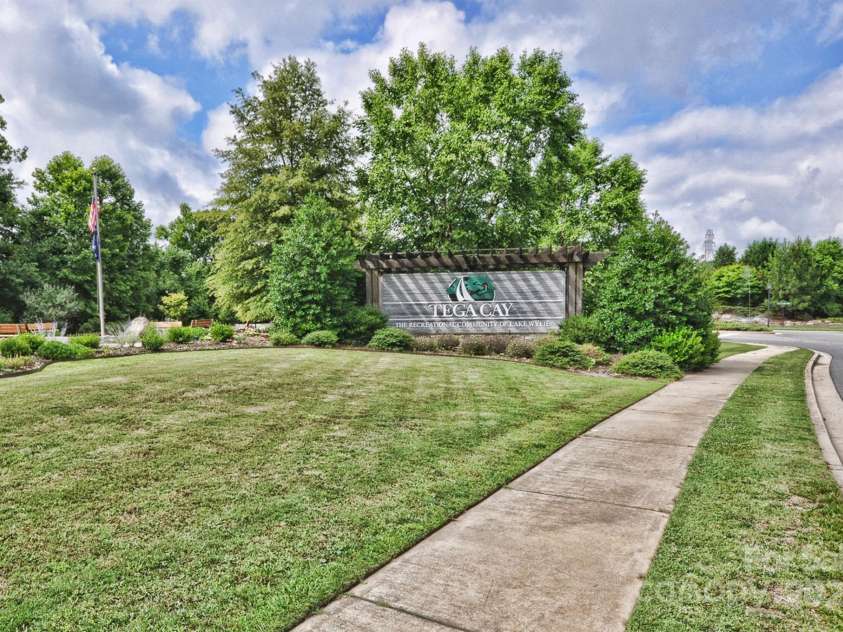 7509 Thorn Creek Lane, Tega Cay, SC 29708.  MLS# CAR4223856, YatesRealty ID 3167. 