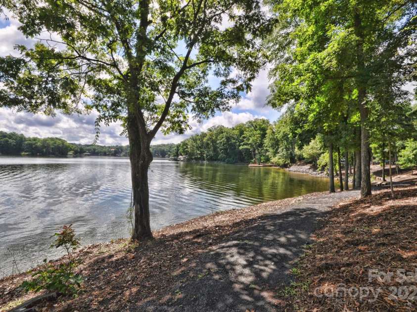 7509 Thorn Creek Lane, Tega Cay, SC 29708.  MLS# CAR4223856, YatesRealty ID 3167. 