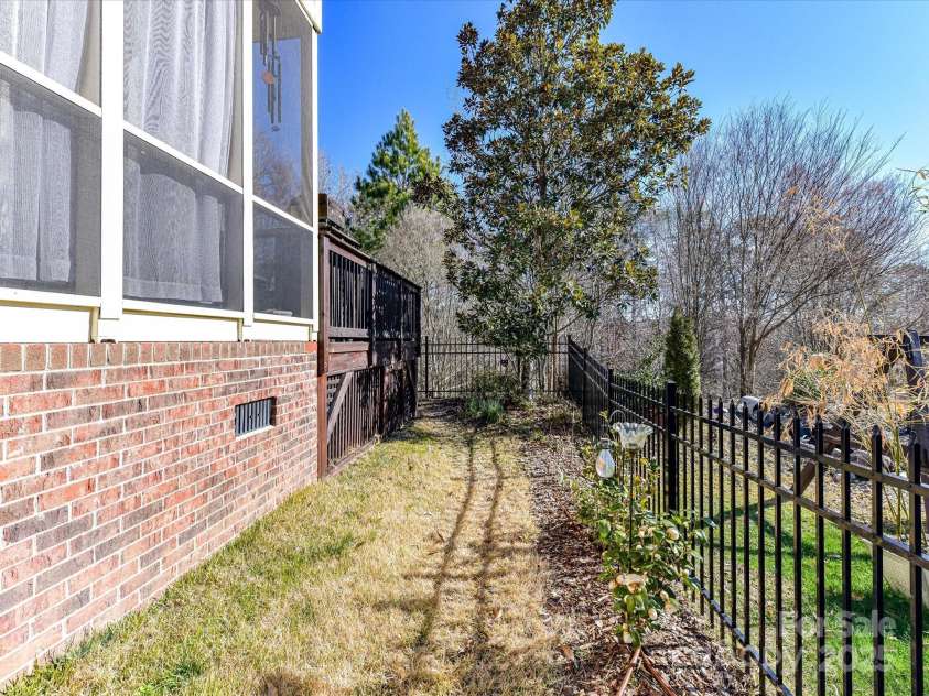 7509 Thorn Creek Lane, Tega Cay, SC 29708.  MLS# CAR4223856, YatesRealty ID 3167. 