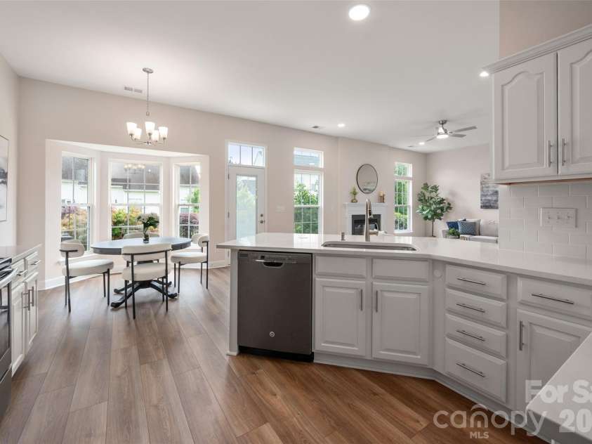 11916 Creek Turn Drive, Charlotte, NC 28278.  MLS# CAR4390883, YatesRealty ID 31670. 