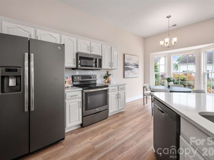 11916 Creek Turn Drive, Charlotte, NC 28278.  MLS# CAR4390883, YatesRealty ID 31670. 