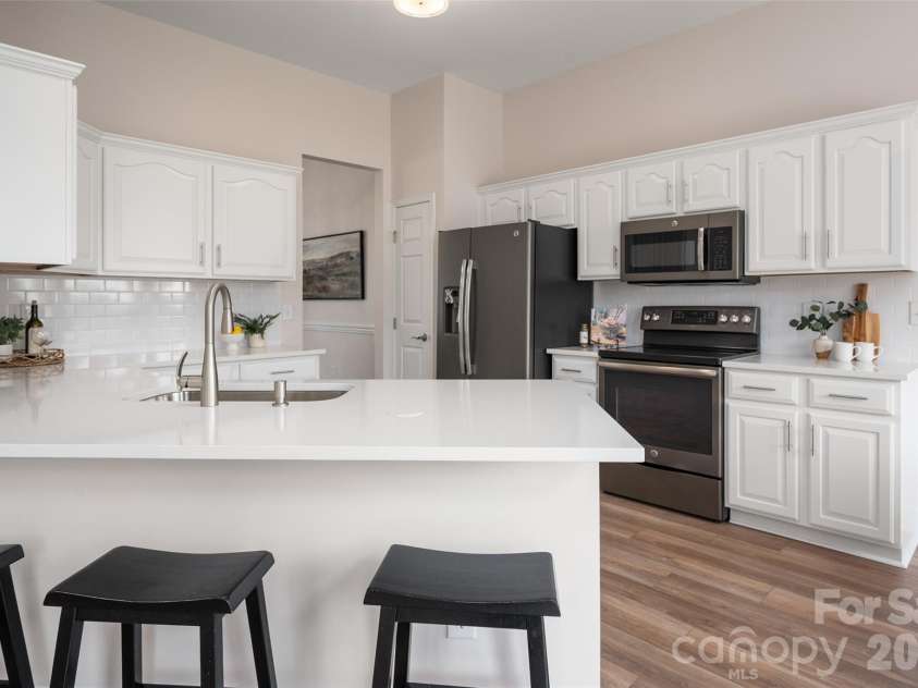 11916 Creek Turn Drive, Charlotte, NC 28278.  MLS# CAR4390883, YatesRealty ID 31670. 