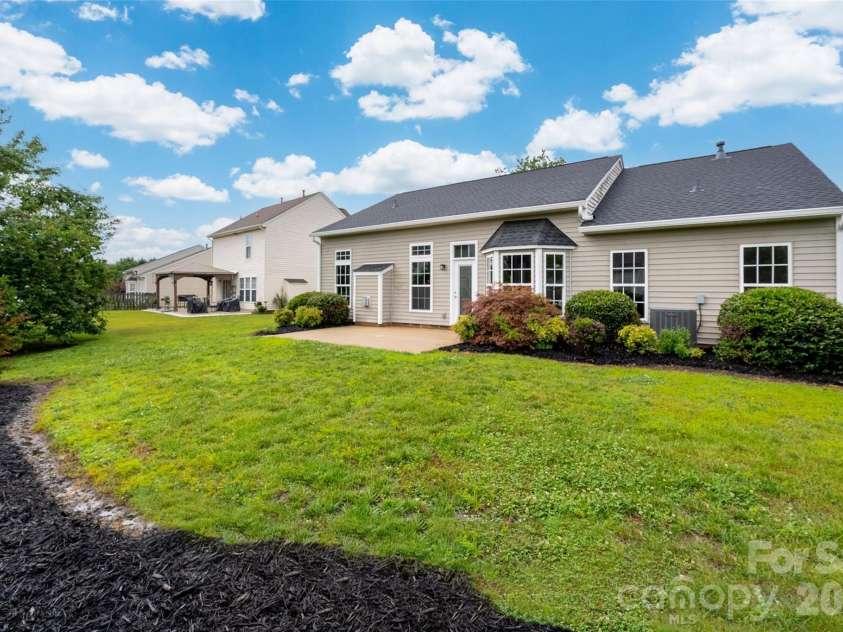 11916 Creek Turn Drive, Charlotte, NC 28278.  MLS# CAR4390883, YatesRealty ID 31670. 