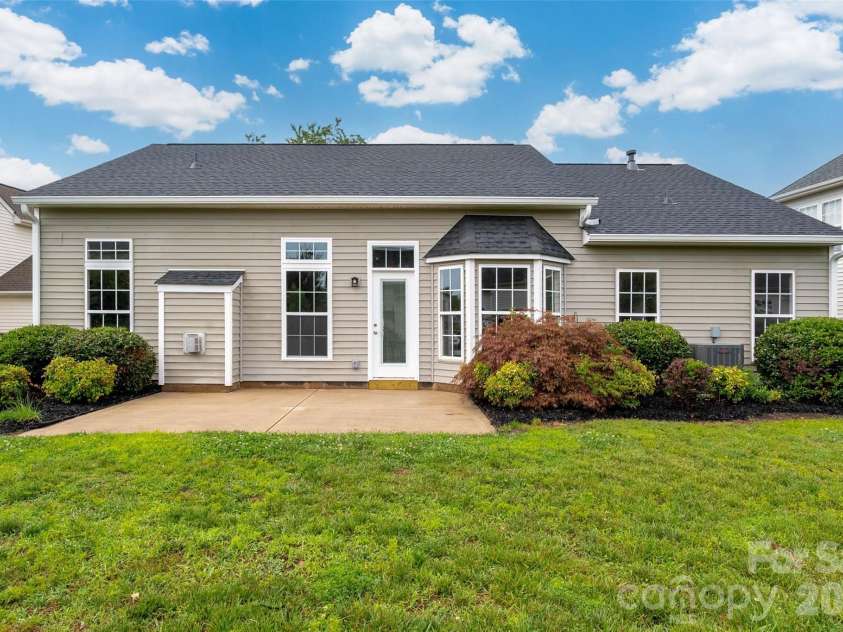 11916 Creek Turn Drive, Charlotte, NC 28278.  MLS# CAR4390883, YatesRealty ID 31670. 