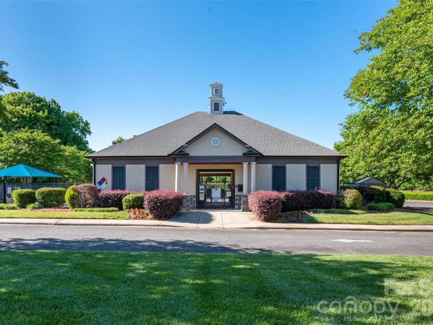 11916 Creek Turn Drive, Charlotte, NC 28278.  MLS# CAR4390883, YatesRealty ID 31670. 