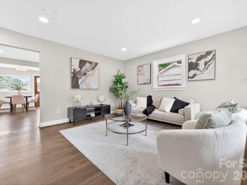 1434 Waddell Street, Charlotte, NC 28216.  MLS# CAR4392267, YatesRealty ID 31671. 