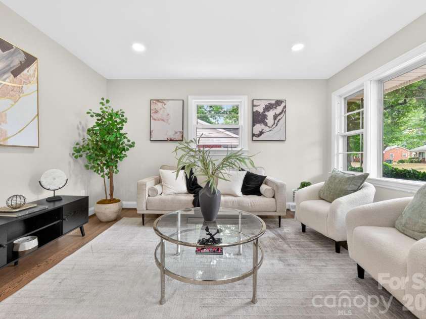 1434 Waddell Street, Charlotte, NC 28216.  MLS# CAR4392267, YatesRealty ID 31671. 