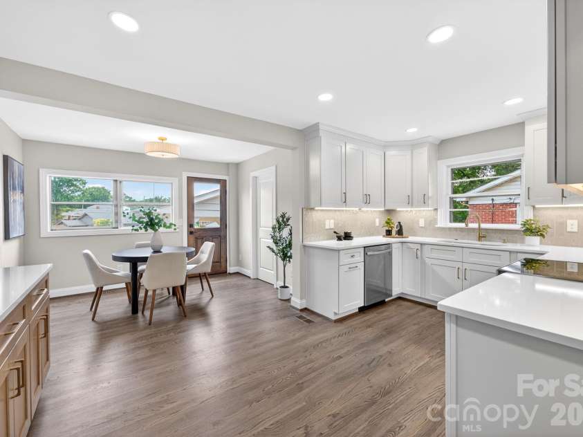 1434 Waddell Street, Charlotte, NC 28216.  MLS# CAR4392267, YatesRealty ID 31671. 