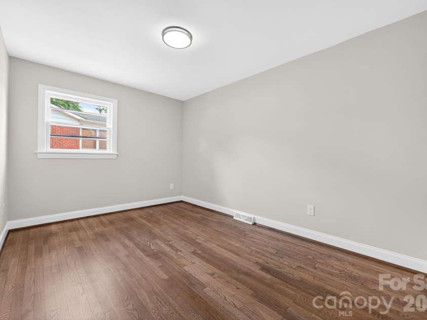 1434 Waddell Street, Charlotte, NC 28216.  MLS# CAR4392267, YatesRealty ID 31671. 