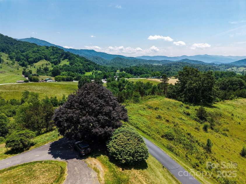 80 Gobblers Knob Drive, Clyde, NC 28721.  MLS# CAR4272798, YatesRealty ID 31672. 