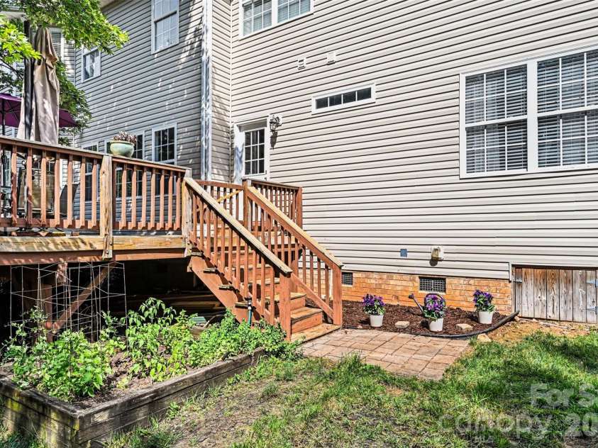 3124 Grandeur Road, Charlotte, NC 28269.  MLS# CAR4387710, YatesRealty ID 31673. 