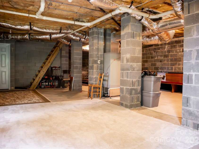 3372 Summer Road, Hendersonville, NC 28792.  MLS# CAR4287762, YatesRealty ID 31673. 