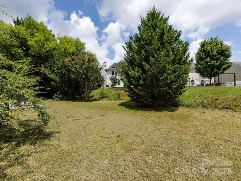 8214 Ainsworth Street, Charlotte, NC 28216.  MLS# CAR4283706, YatesRealty ID 31674. Backyard