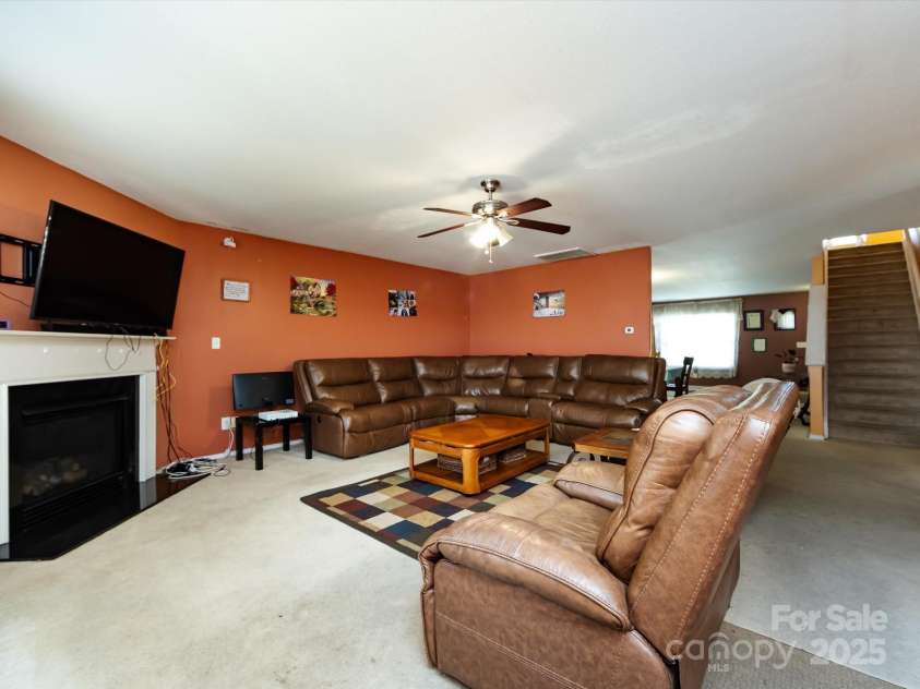 8214 Ainsworth Street, Charlotte, NC 28216.  MLS# CAR4283706, YatesRealty ID 31674. Family Room