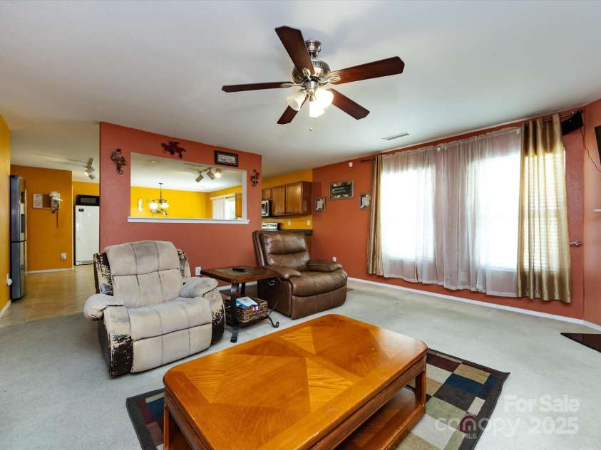 8214 Ainsworth Street, Charlotte, NC 28216.  MLS# CAR4283706, YatesRealty ID 31674. Family Room