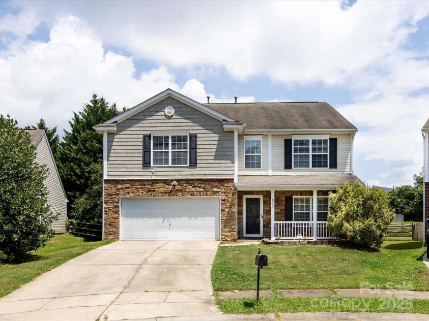 8214 Ainsworth Street, Charlotte, NC 28216.  MLS# CAR4283706, YatesRealty ID 31674. Front
