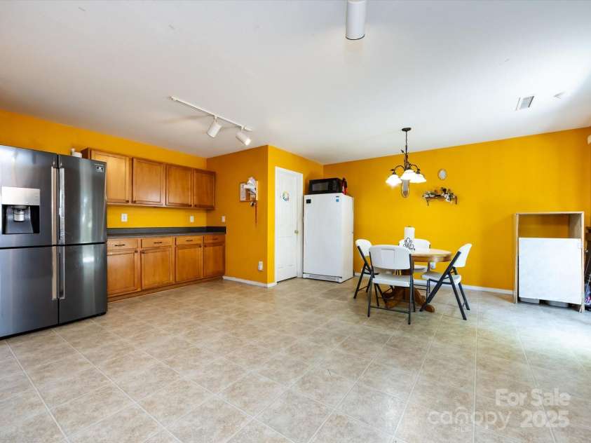 8214 Ainsworth Street, Charlotte, NC 28216.  MLS# CAR4283706, YatesRealty ID 31674. Kitchen/Breakfast Area