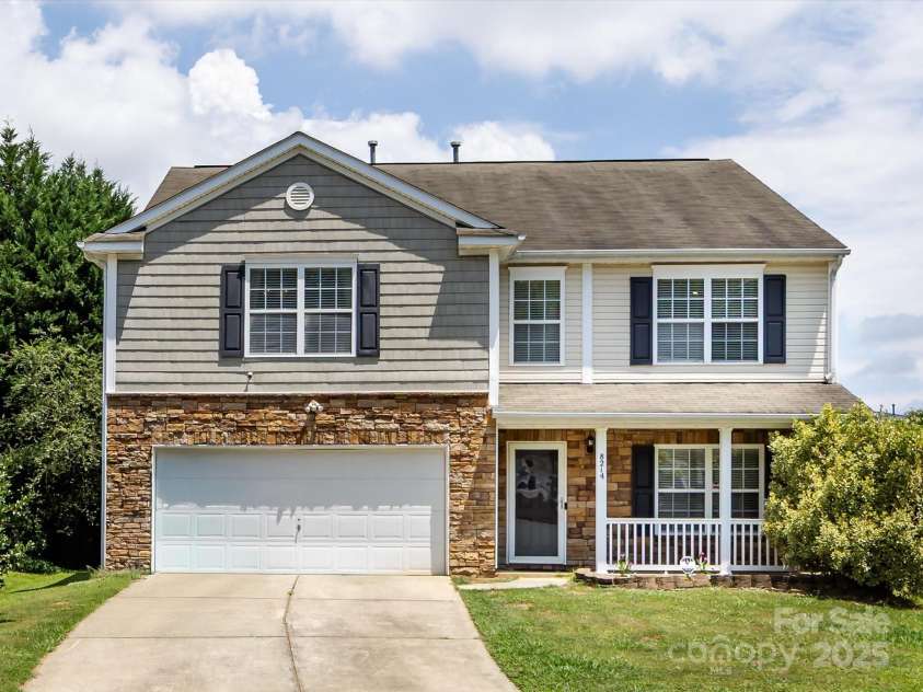 8214 Ainsworth Street, Charlotte, NC 28216.  MLS# CAR4283706, YatesRealty ID 31674. Welcome home!