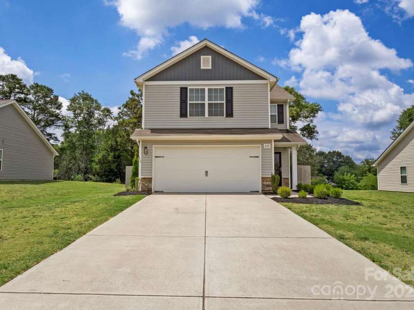 233 Belcaro Drive, Kings Mountain, NC 28086.  MLS# CAR4280850, YatesRealty ID 31675. 