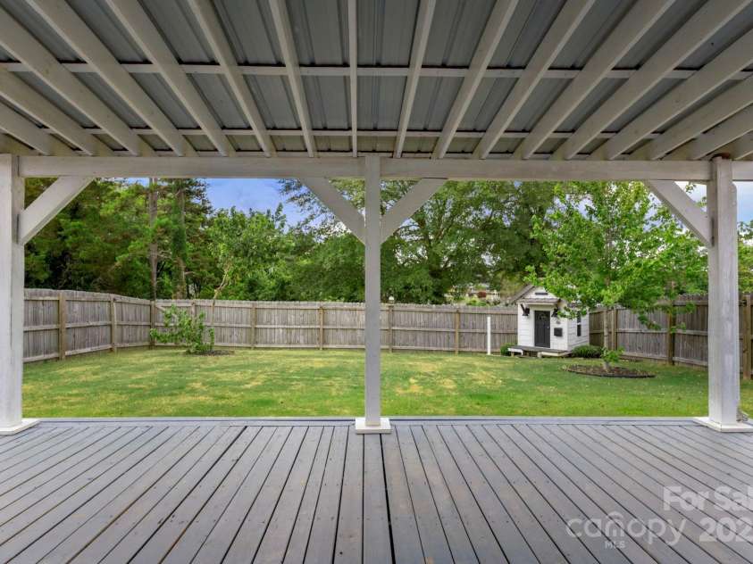 233 Belcaro Drive, Kings Mountain, NC 28086.  MLS# CAR4280850, YatesRealty ID 31675. 