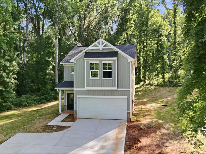 260 Landers Chapel Road, Lincolnton, NC 28092.  MLS# CAR4389396, YatesRealty ID 31675. 