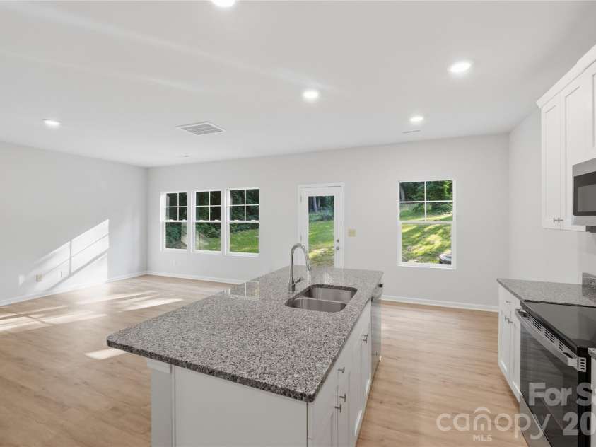 260 Landers Chapel Road, Lincolnton, NC 28092.  MLS# CAR4389396, YatesRealty ID 31675. 