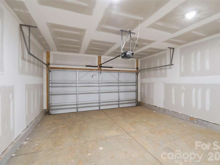 260 Landers Chapel Road, Lincolnton, NC 28092.  MLS# CAR4389396, YatesRealty ID 31675. 