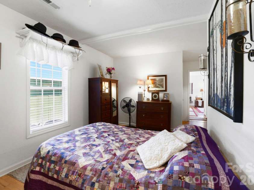 658 Enka Lake Road, Candler, NC 28715.  MLS# CAR4395073, YatesRealty ID 31676. 