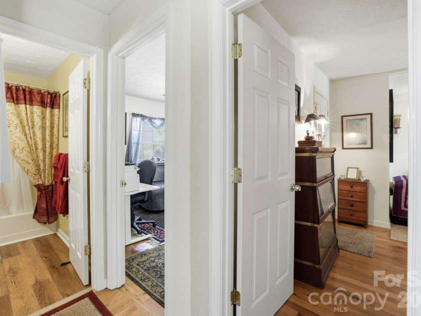 658 Enka Lake Road, Candler, NC 28715.  MLS# CAR4395073, YatesRealty ID 31676. 