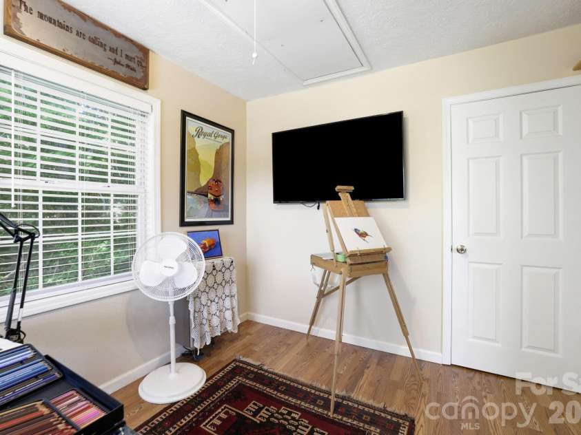 658 Enka Lake Road, Candler, NC 28715.  MLS# CAR4395073, YatesRealty ID 31676. 