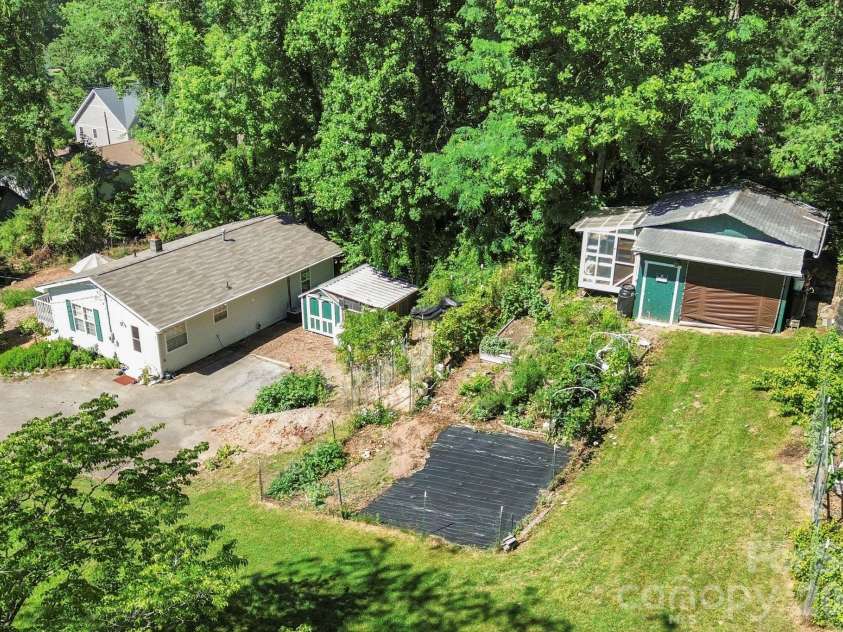 658 Enka Lake Road, Candler, NC 28715.  MLS# CAR4395073, YatesRealty ID 31676. 