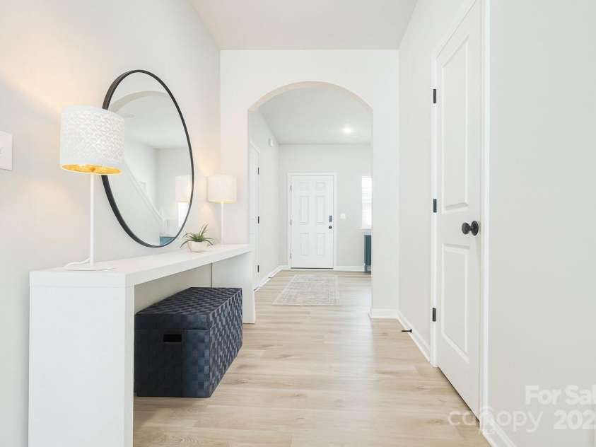 4040 Stoneygreen Lane, Charlotte, NC 28215.  MLS# CAR4284875, YatesRealty ID 31677. 