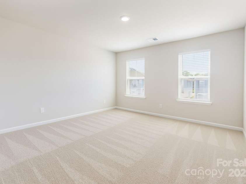 4040 Stoneygreen Lane, Charlotte, NC 28215.  MLS# CAR4284875, YatesRealty ID 31677. 