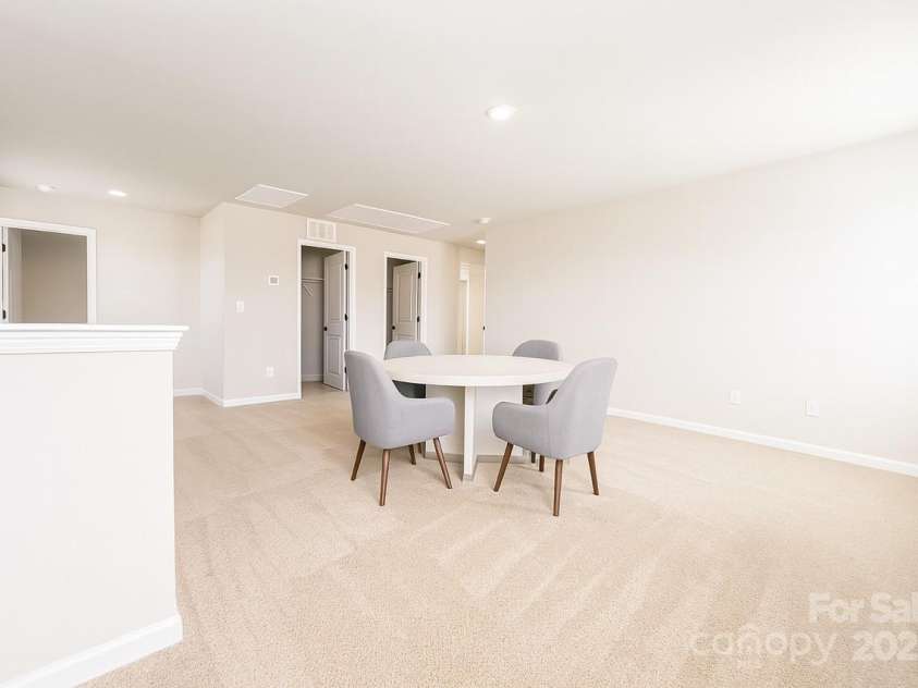 4040 Stoneygreen Lane, Charlotte, NC 28215.  MLS# CAR4284875, YatesRealty ID 31677. 