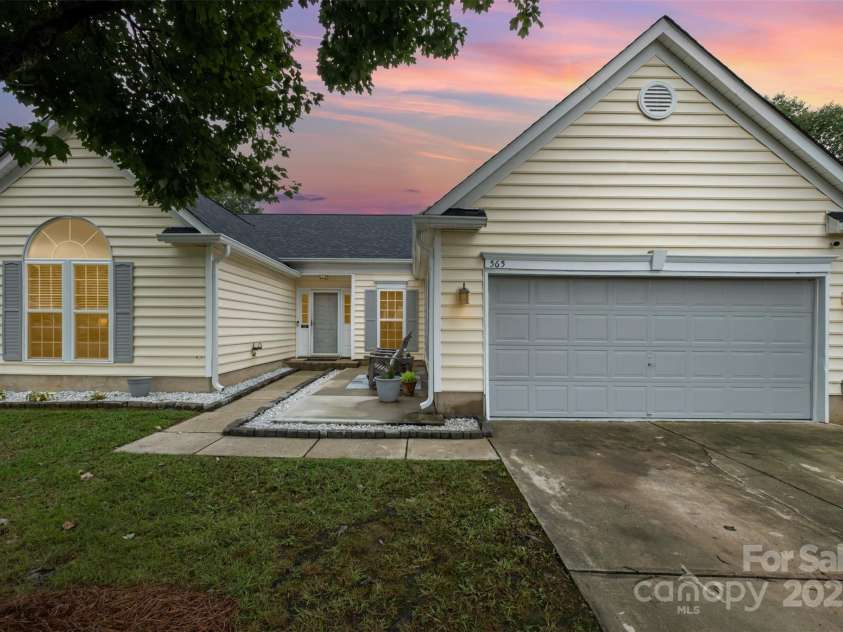 565 Viking Place, Concord, NC 28025.  MLS# CAR4288572, YatesRealty ID 31678. Come see for yourself and prepare to be impressed!