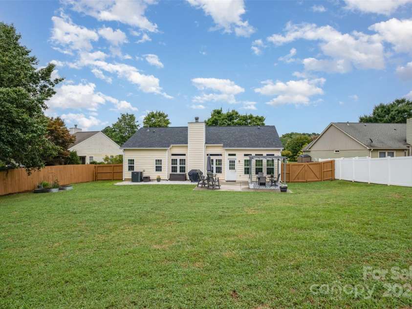 565 Viking Place, Concord, NC 28025.  MLS# CAR4288572, YatesRealty ID 31678. Great place for kids and your furry friends :)