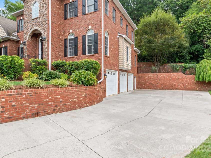 4100 Birch Creek Trail, Winston Salem, NC 27106.  MLS# CAR4290463, YatesRealty ID 31679. 