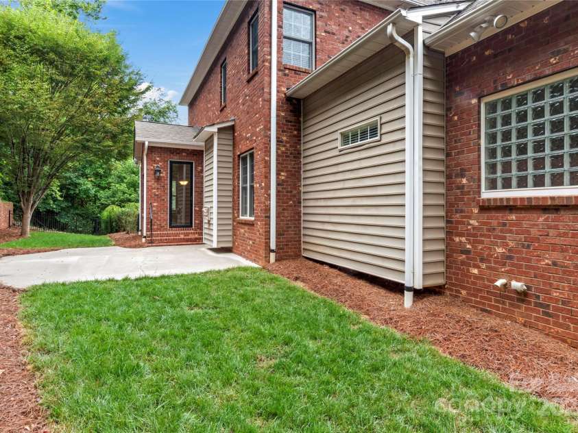4100 Birch Creek Trail, Winston Salem, NC 27106.  MLS# CAR4290463, YatesRealty ID 31679. 
