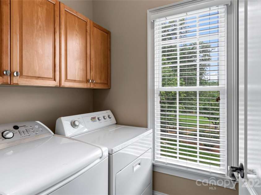 4100 Birch Creek Trail, Winston Salem, NC 27106.  MLS# CAR4290463, YatesRealty ID 31679. Laundry Room