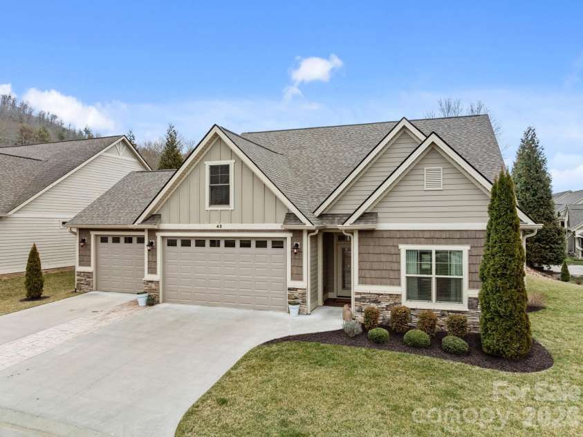 43 Burlington Lane, Fletcher, NC 28732.  MLS# CAR4342774, YatesRealty ID 3168. 