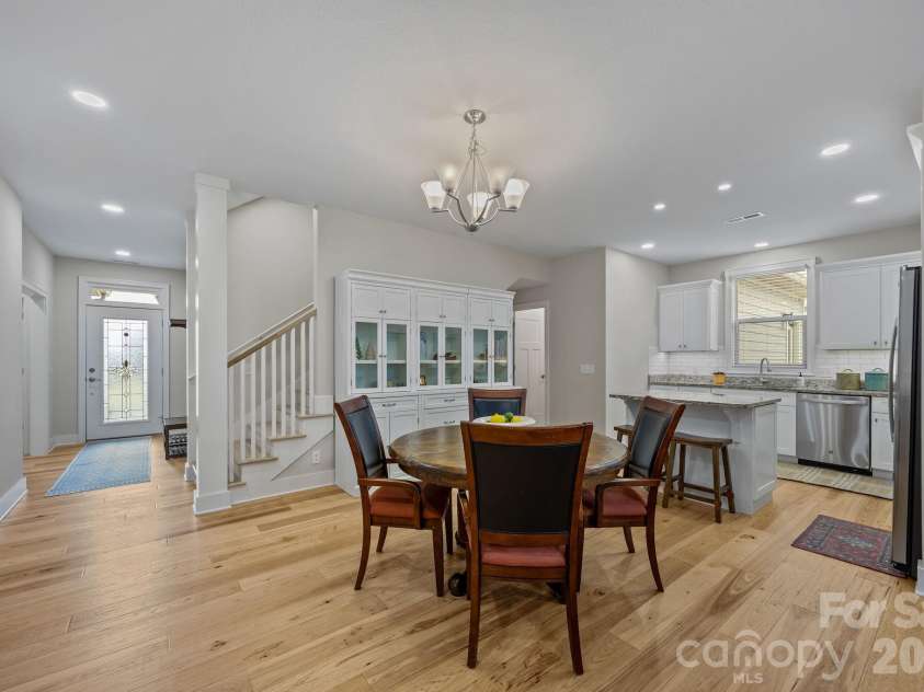 43 Burlington Lane, Fletcher, NC 28732.  MLS# CAR4342774, YatesRealty ID 3168. 