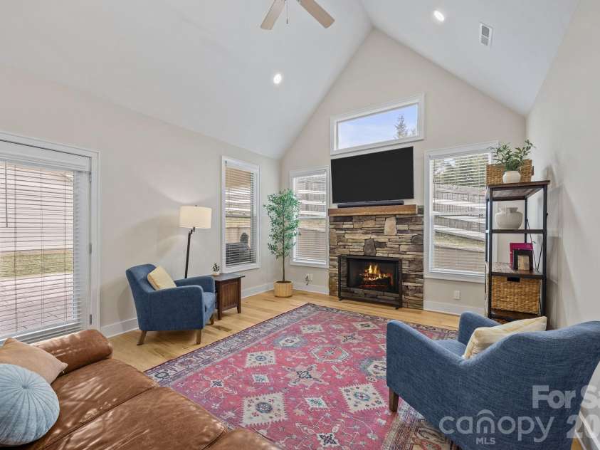 43 Burlington Lane, Fletcher, NC 28732.  MLS# CAR4342774, YatesRealty ID 3168. 
