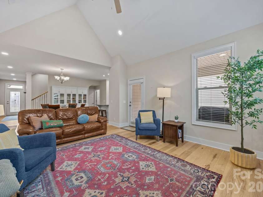 43 Burlington Lane, Fletcher, NC 28732.  MLS# CAR4342774, YatesRealty ID 3168. 